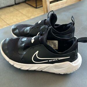 Nike flex runner slip-ons